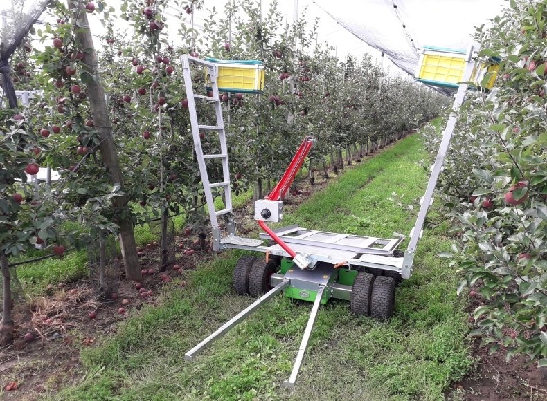 Samojízdné sklizeče ovoce s možností montáže plošiny Frumaco – Tecno S a Tecno L