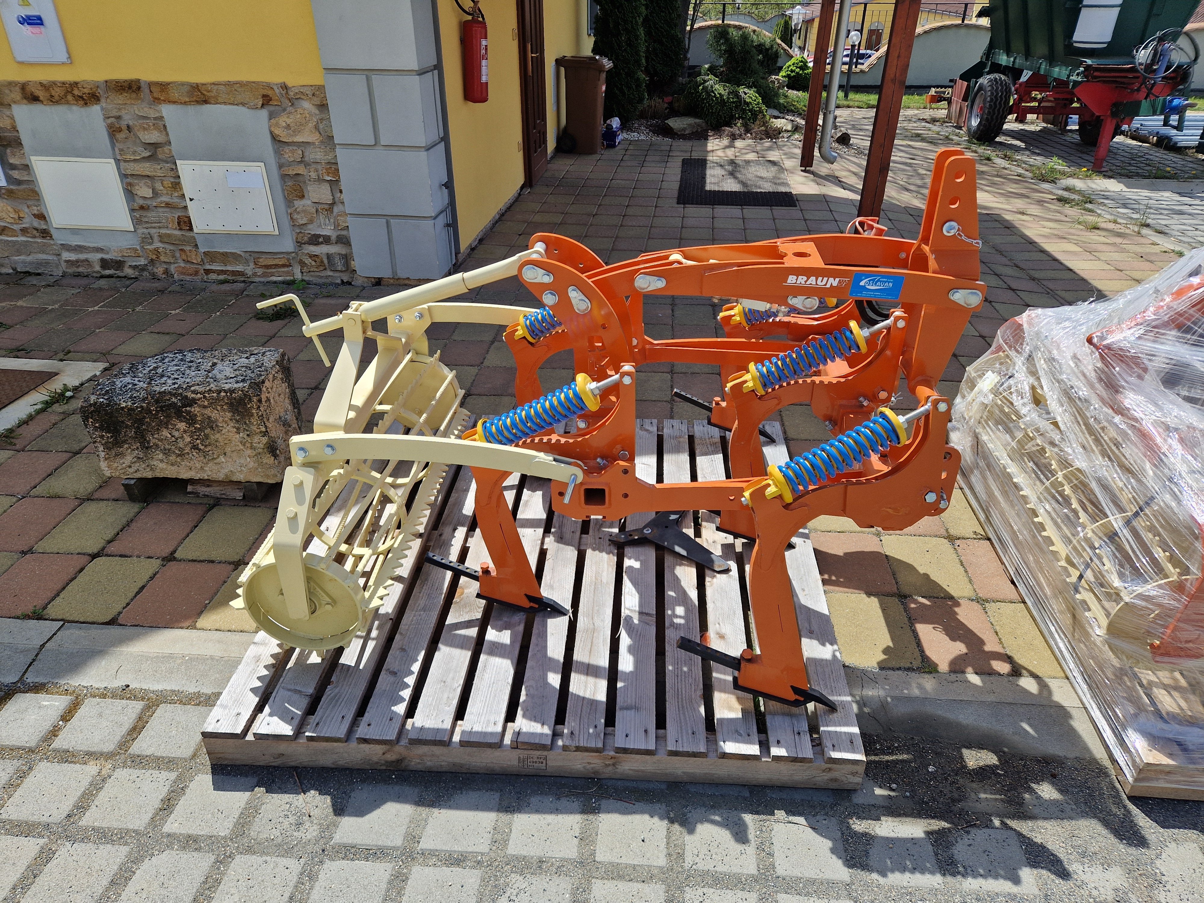 Pružinový kultivátor Braun Acticult