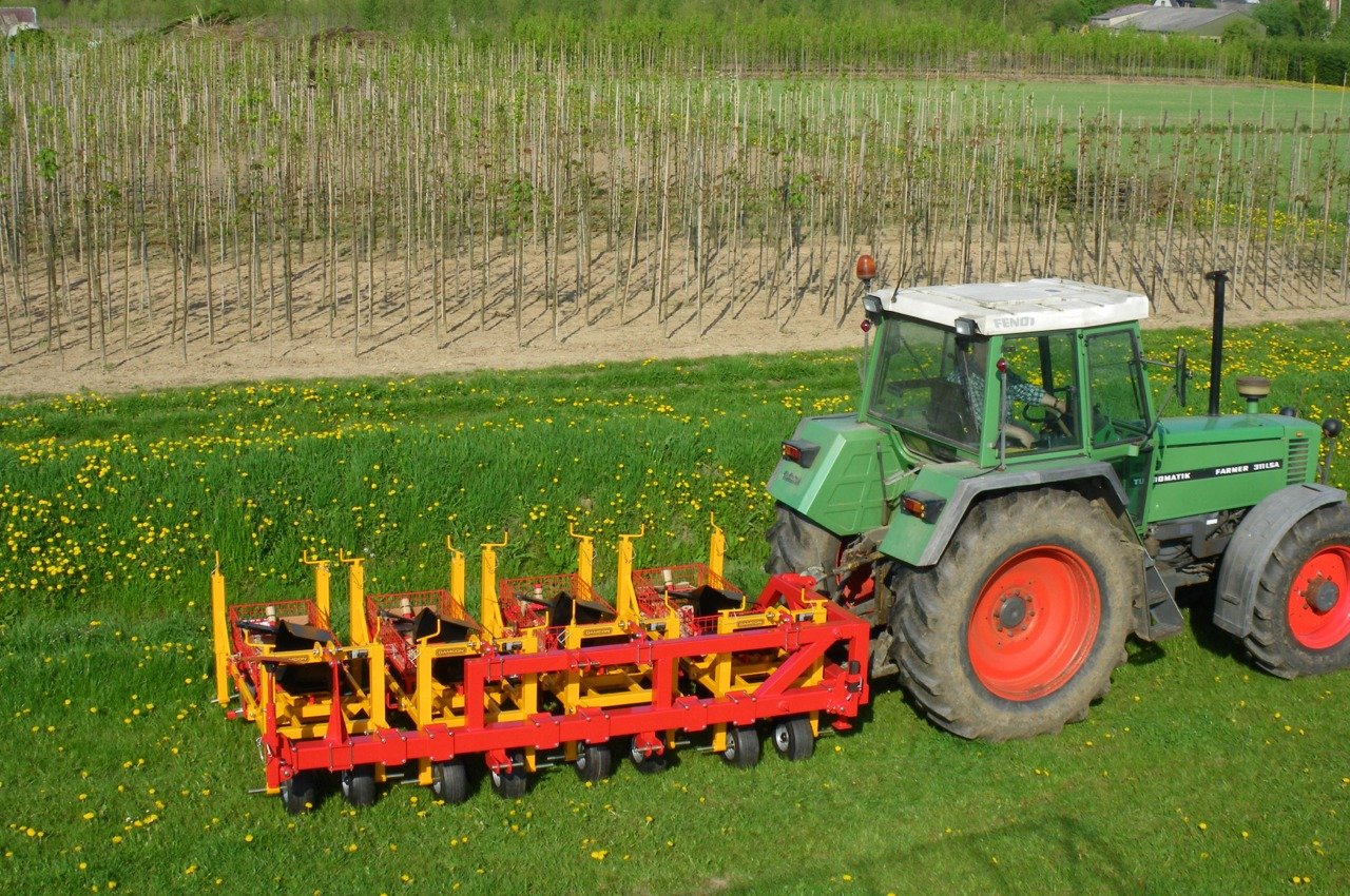 PL-10 pro čtyři řady, v přepravní pozici